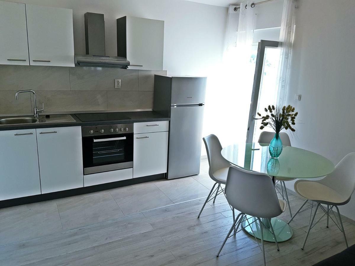 Ika Apartments Бибине Екстериор снимка
