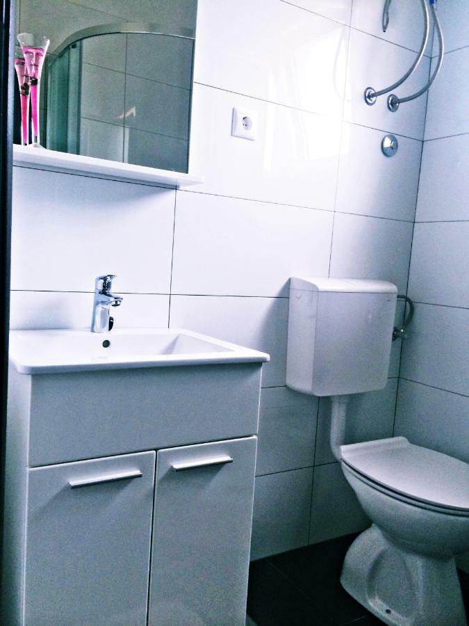 Ika Apartments Бибине Екстериор снимка